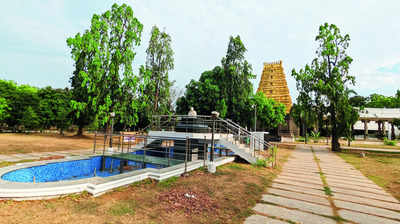 Unkempt Gandhi Mandapam turns dumpyard, no-go zone for visitors