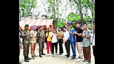 Army fetes 6 from ‘Manipur Super 50’ for clearing JEE Mains
