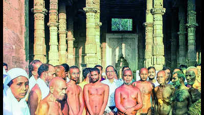 Jain monks visit Adhai Din Ka Jhopra, seek ‘rightful ownership’