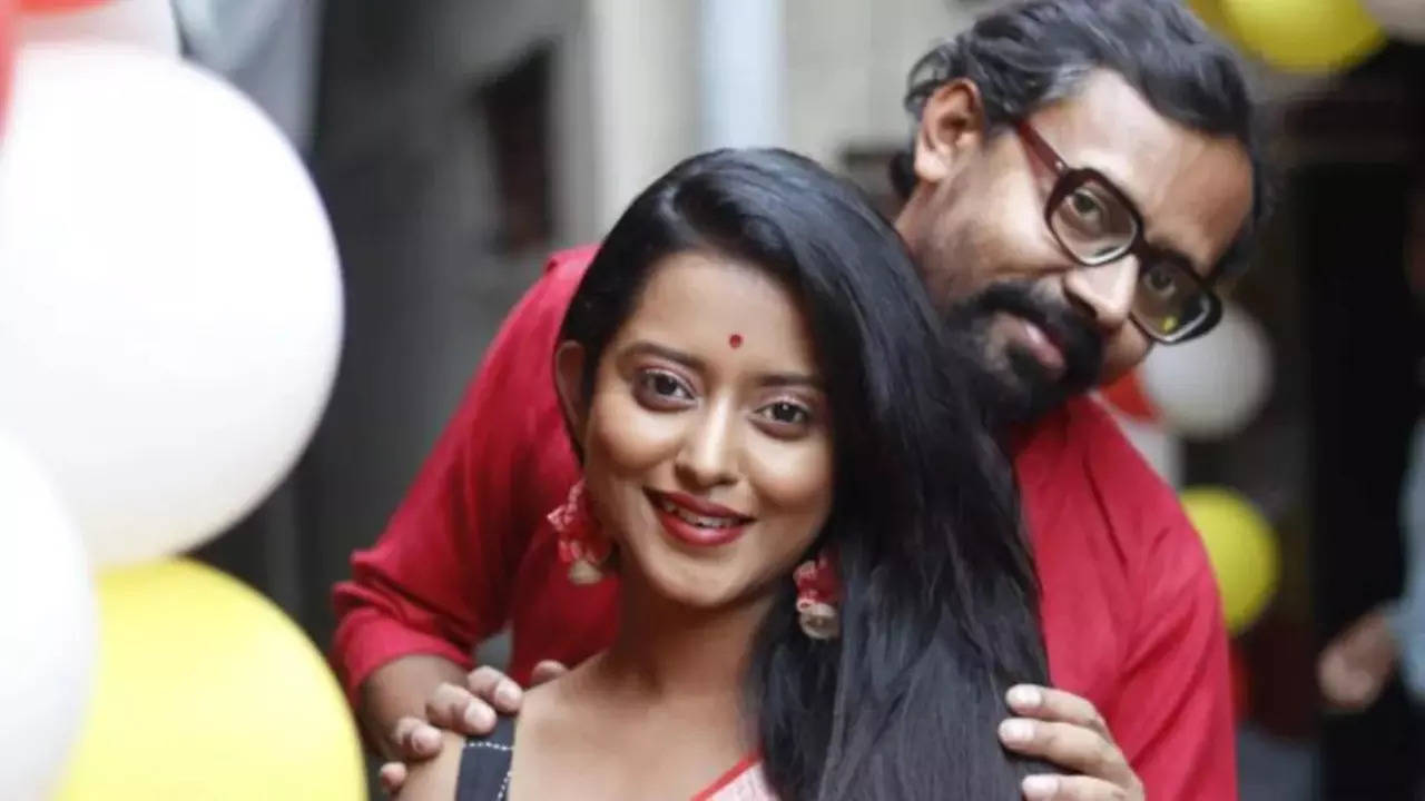 Shruti Das celebrates a special milestone with husband; Shares adorable  photos | - Times of India