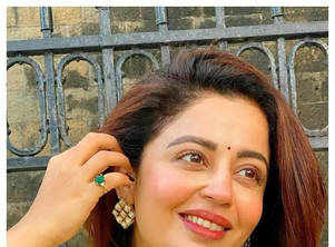 Nehha Pendse's Gorgeous Looks