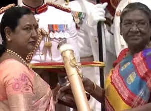 Padma Bhushan for Vijayakanth; the late actor's wife Premalatha receives on his behalf