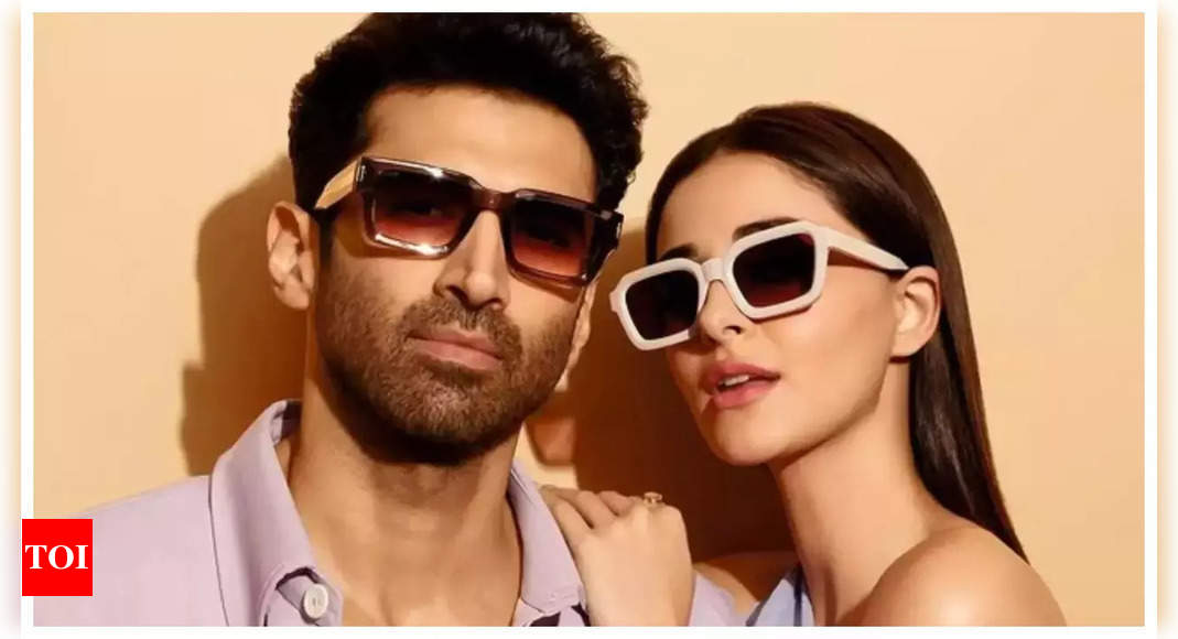 Amid breakup rumours, makers release Aditya Roy Kapur and Ananya Panday’s new ad; fans REACT | – Times of India