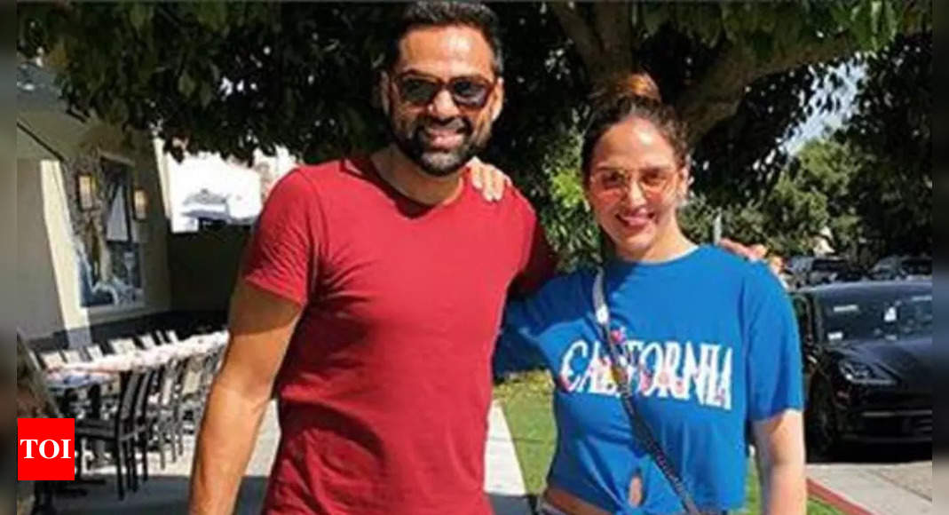 Esha Deol and Abhay Deol’s hilarious banter lights up Instagram; check out the post here! | Hindi Movie News