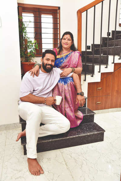 Travelling with mom is the ultimate dream: Karthik Mahesh