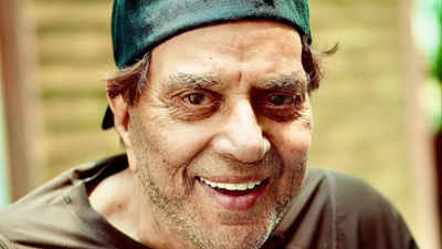 Dharmendra shares a cryptic note about 'cheating', leaves fans worried