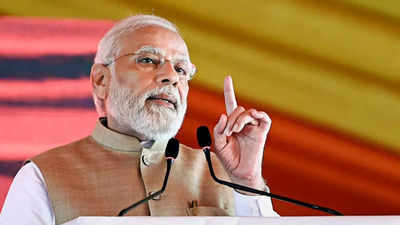 Congress tried to frighten our own people citing Pakistan N-bombs: PM Modi