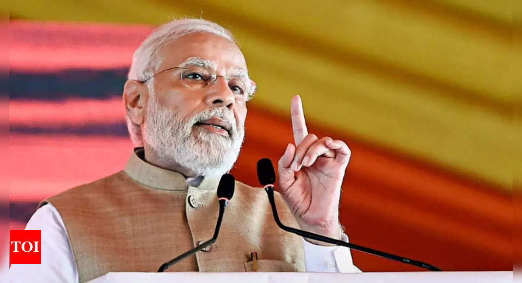 Cong tried to frighten our own people citing Pak N-bombs: PM