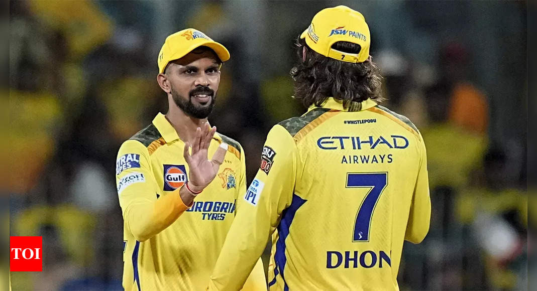 'It's not compulsion...': Dhoni to new CSK captain Gaikwad