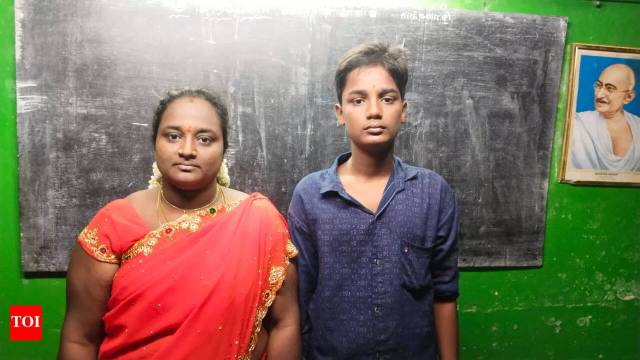 Mother and son together clear class 10 SSLC examination in Tamil Nadu |  Chennai News - Times of India