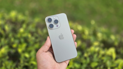 Do's and don'ts while cleaning your phone's camera