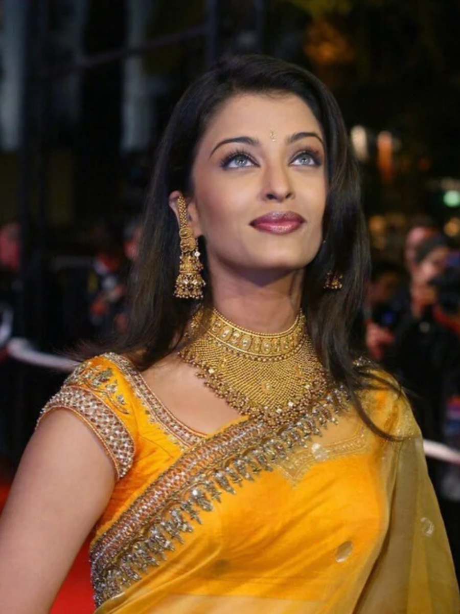 Aishwarya Rai's Most ICONIC Looks at Cannes Film Festival | Times Now