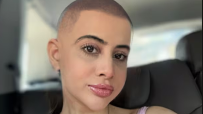 Urfi Javed's bald selfie sparks controversy; shocked fans spot the truth