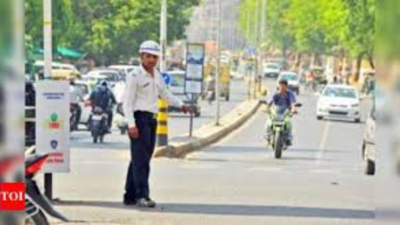 Over 7000 challaned for double parking, Rs 7 lakh recovered in fines