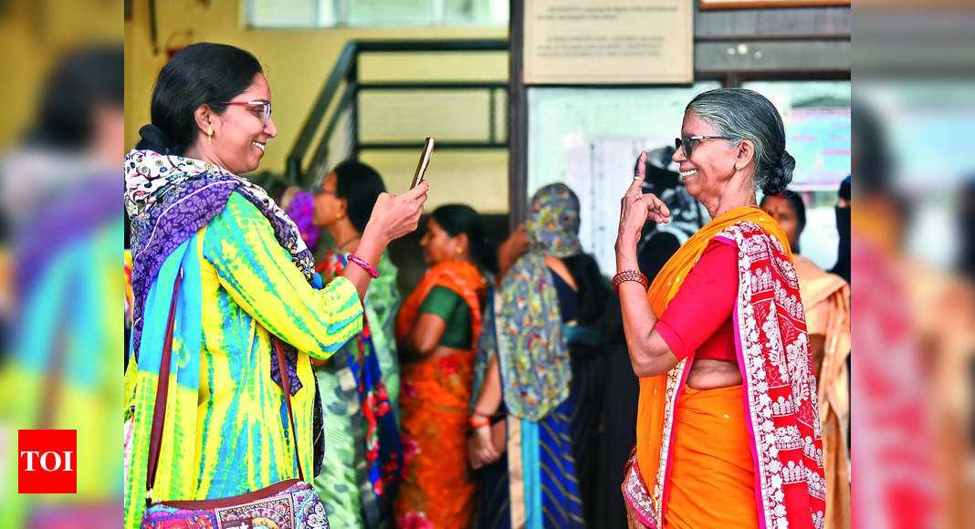 Elderly Voters Struggle To Reach Booths, Yet Fulfil Their Civic Duty ...