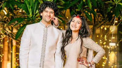 Kaushambi Chakraborty weds Adrit Roy; Reception look of the newlyweds goes viral