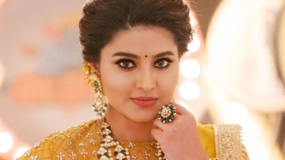 Did you know actress Sneha does not repeat her outfits?