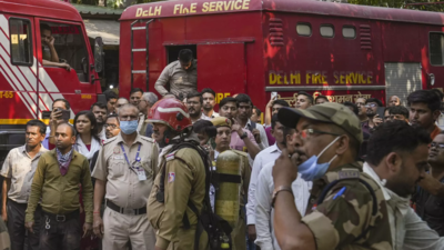 Fire in ITO building with 200 people inside kills 1