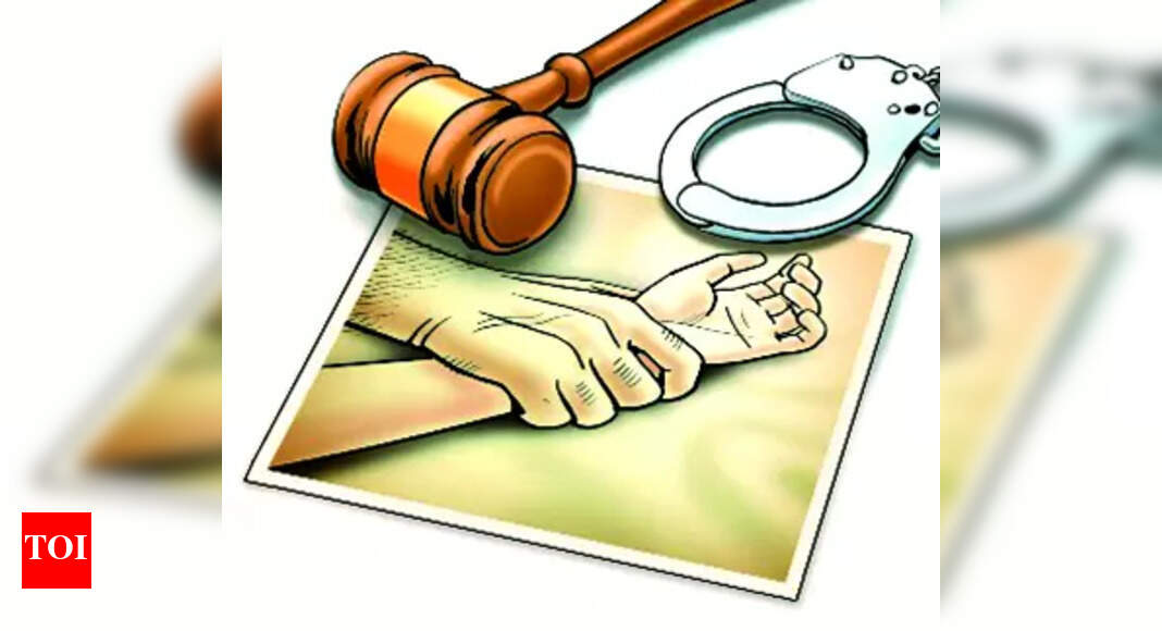 Music Teacher: Music teacher held for molesting 2 class 7 boys | Rajkot News - Vimarsana News