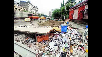 Traffic hazard, debris among Mahakaran station pet peeves