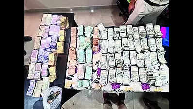 3 arrested for robbing ₹41L from bank