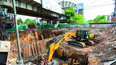 CMRL dumps soil in Buckingham canal for metro phase-2 work