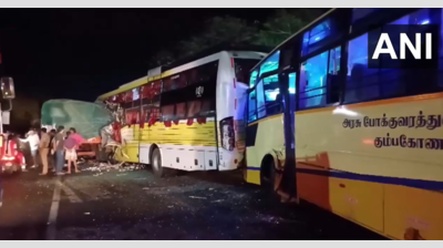 4 killed, 15 injured after bus collides with lorry on Chennai-Trichy highway