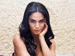 Veena Malik disowned by father!