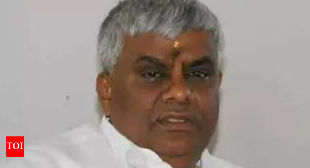 JD(S) minister HD Revanna granted interim bail in sexual harassment case | India News - Vimarsana News