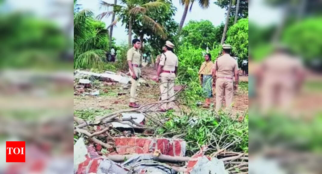 Explosion: One killed, two injured in blast at fireworks unit in Salem | Coimbatore News - Vimarsana News