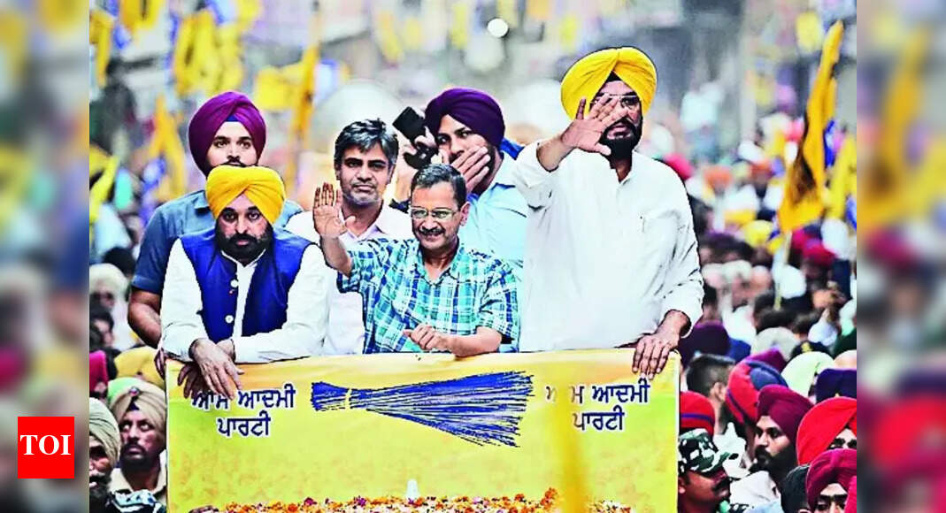 Arvind Kejriwal: Arvind Kejriwal's Plea to Voters for Freedom in Asr ...