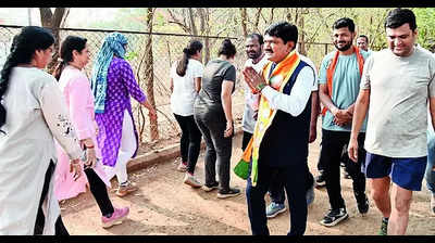Godse hits joggers’ track for perfect finish on poll turf