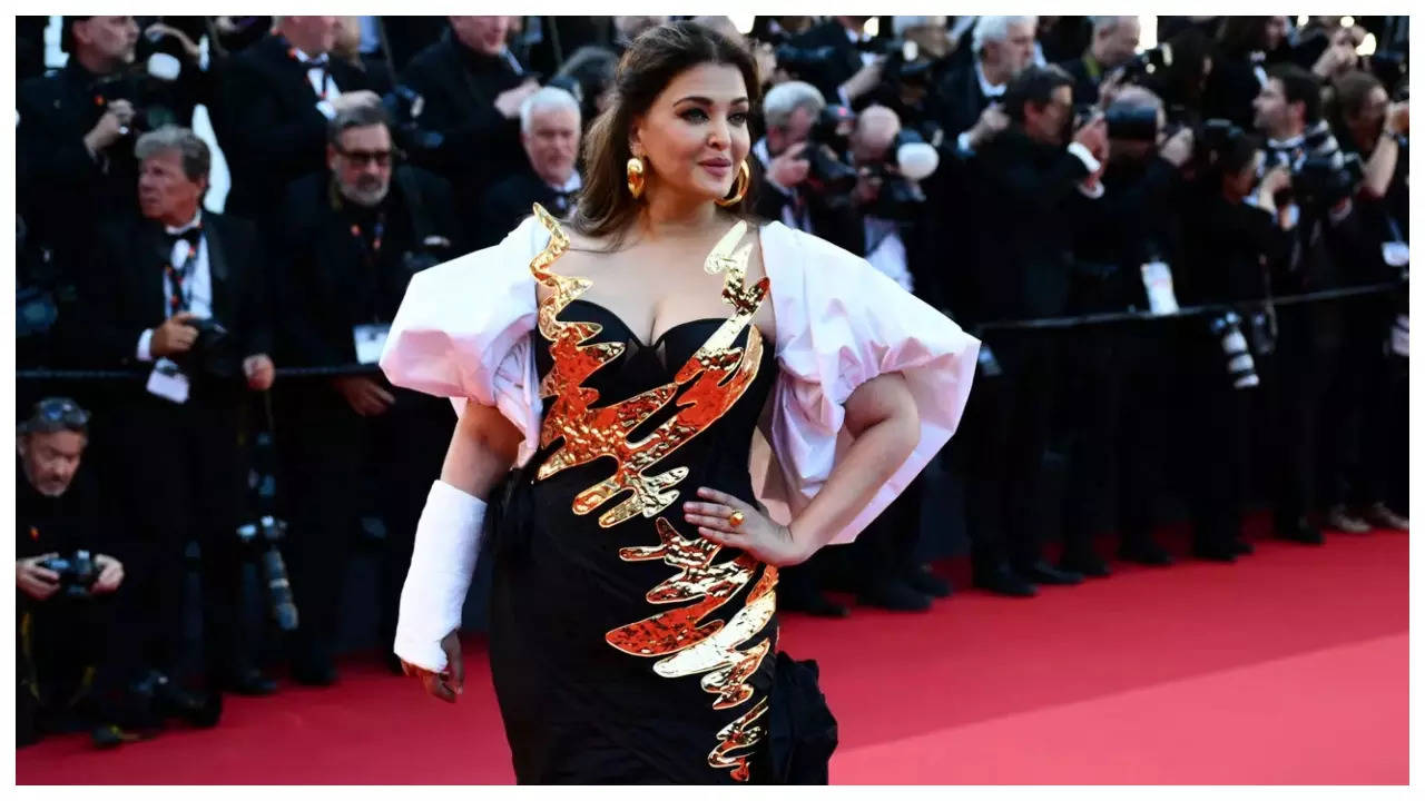 Aishwarya Rai Bachchan Hailed for Promoting Body Positivity at Cannes Red  Carpet | - Times of India