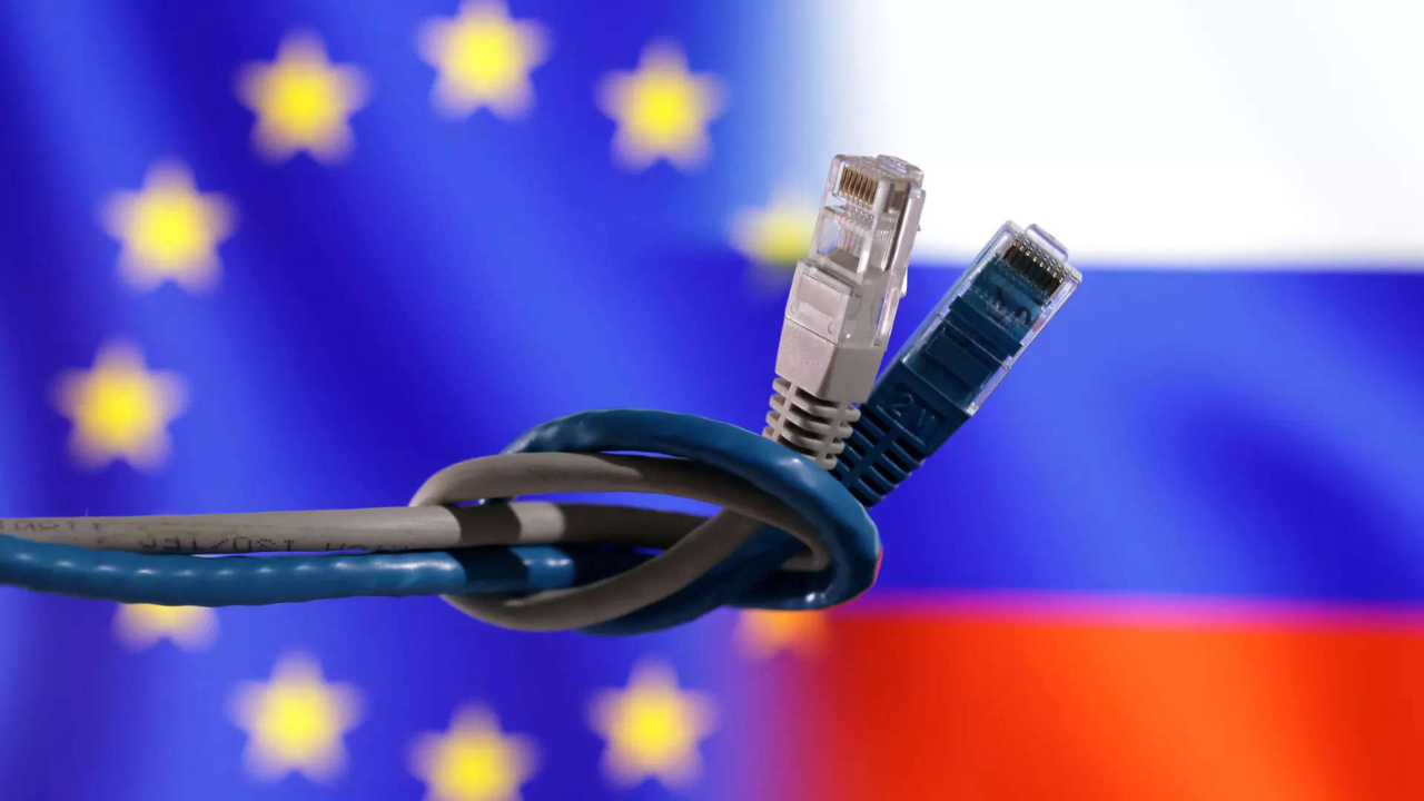 EU bans distribution of four Russian news outlets – Times of India