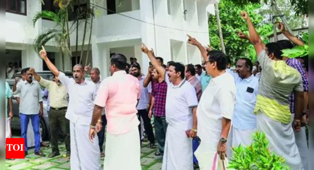 Metropolitan of Knanaya archdiocese of Syrian Orthodox Church suspended | India News - Vimarsana News