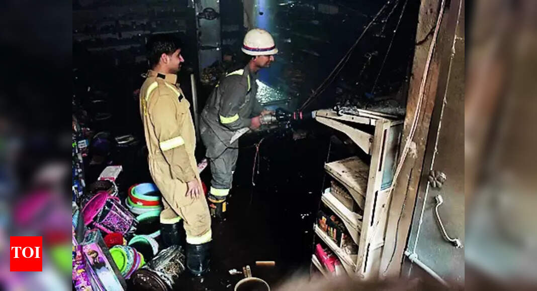 Fire: Fire Breaks Out at Two Places in City, Goods Worth Lakhs Gutted | Allahabad News - Vimarsana News