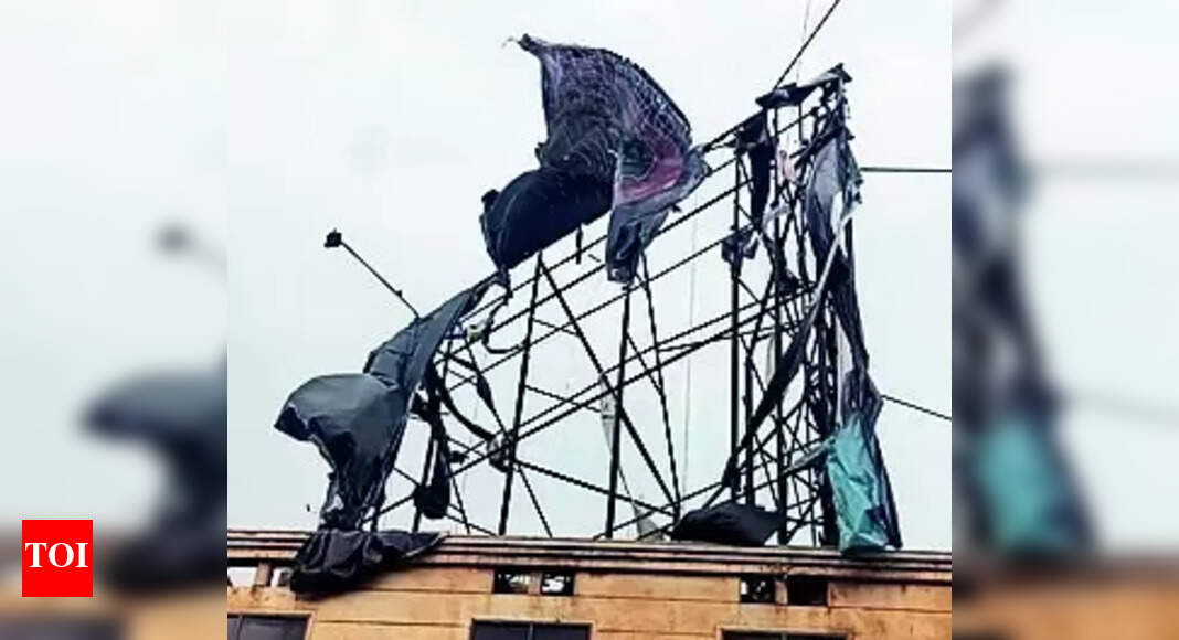 Illegal Hoardings: HDMC fails to curb illegal hoardings | Hubballi News - Vimarsana News