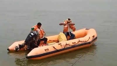 Bihar: 2 dead as boat capsizes in Ganga river near Maner in Patna