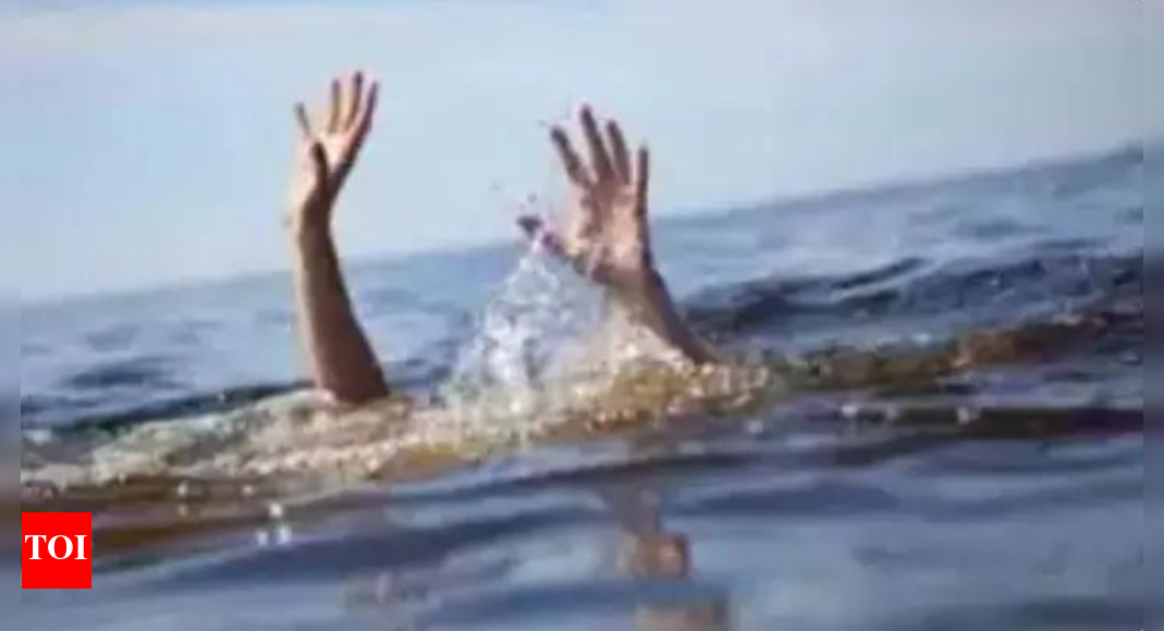 2 students feared drowned in Ganga | India News - Vimarsana News