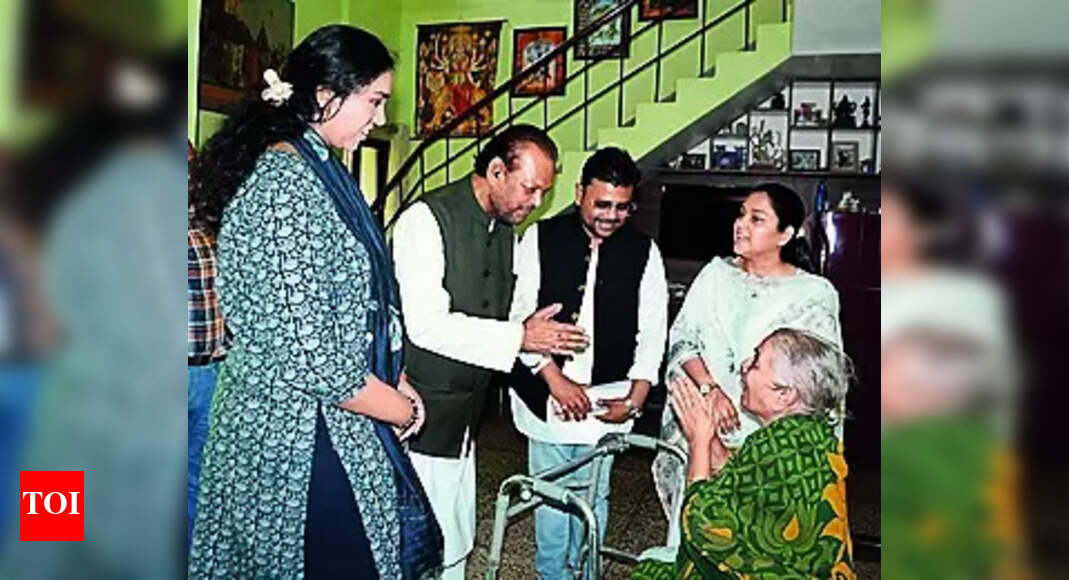 Congress Candidate: Cong candidate holds padyatra in Ranchi | Ranchi News - Vimarsana News
