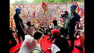 'Speechless' in Phulpur: Rahul Gandhi, Akhilesh Yadav's hasty exit angers supporters at INDIA bloc rally