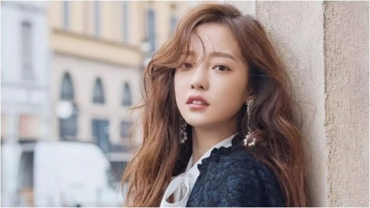 Late Goo Hara praised as hero by netizens for role in exposing K-Pop  scandal - Times of India