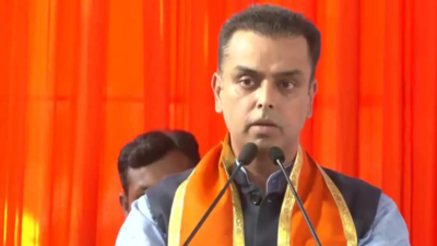 'We must vote to make Indian democracy stronger,' says Milind Deora