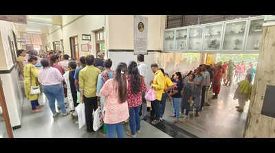 Navi Mumbai: Low turnout in the morning hours
