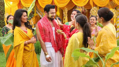 Ashtami: Ayushmaan’s ‘Gaye Holud’ ceremony meets with an unforeseen twist!