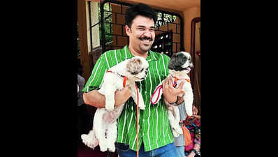 At Bandra booth, pets bring smile to queues of voters