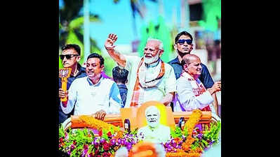 Modi holds roadshow in Puri