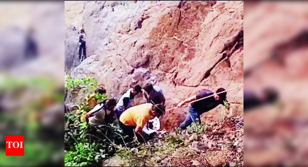 Close call: Man rescued after 200 feet fall in Maharashtra's Matheran | Navi Mumbai News - Vimarsana News