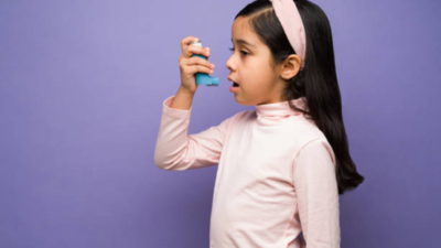 What are the early symptoms of asthma in children
