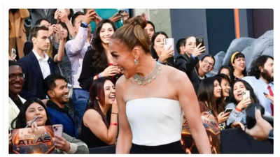 Jennifer Lopez shines solo at Atlas Premiere, fueling Ben Affleck separation rumors